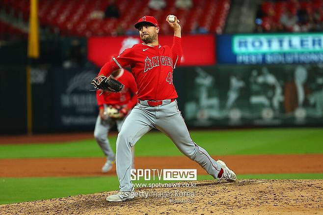 ▲ 신시내티 레즈-탬파베이 레이스-LA 에인절스 삼각 트레이드를 통해 팀을 옮긴 브록 버크. 에인절스에서 신시내티로 이적했다.