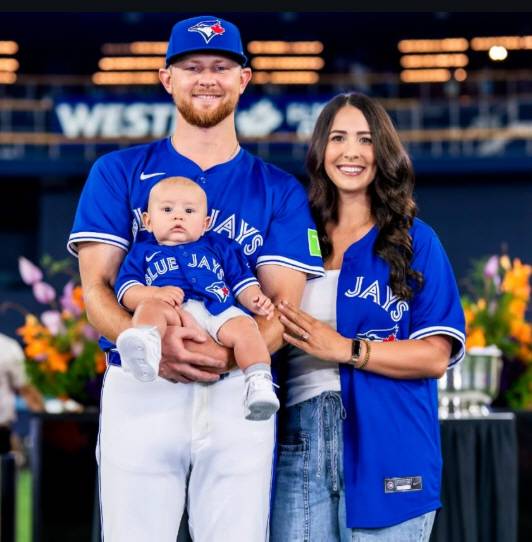 ◇KIA의 V12에 공헌했던 에릭 라우어가 최근 연인 에밀리와 백년가약을 맺었다. 사진출처=에릭 라우어 SNS