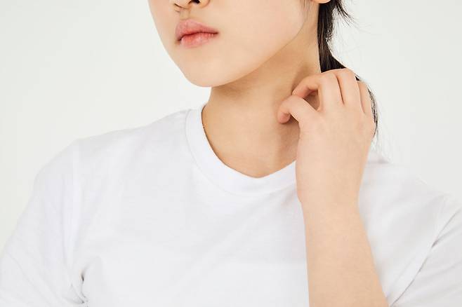 아토피 피부염이 있는 사람은 백내장, 원추각막 같은 안과 질환에 걸릴 가능성이 더 높다는 연구 결과가 나왔다. /사진=클립아트코리아