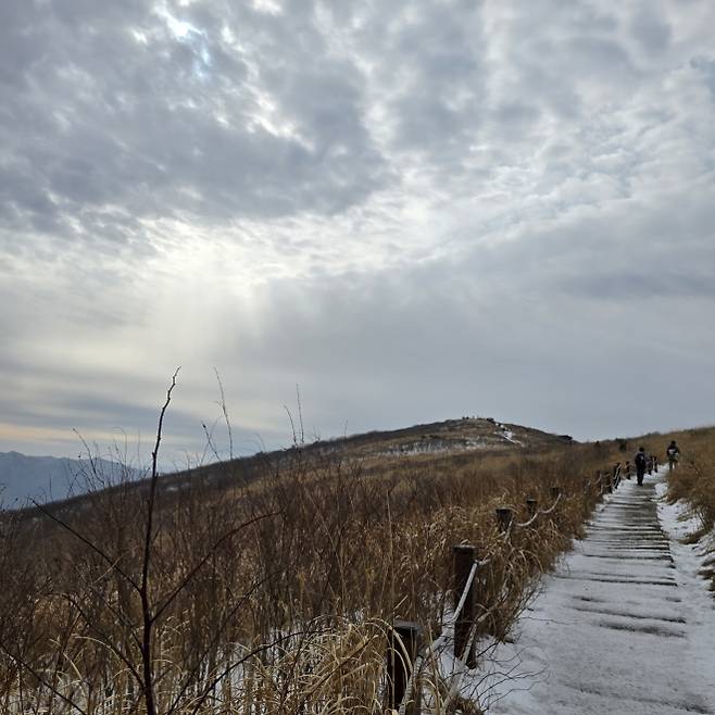 천황봉으로 향하는 길