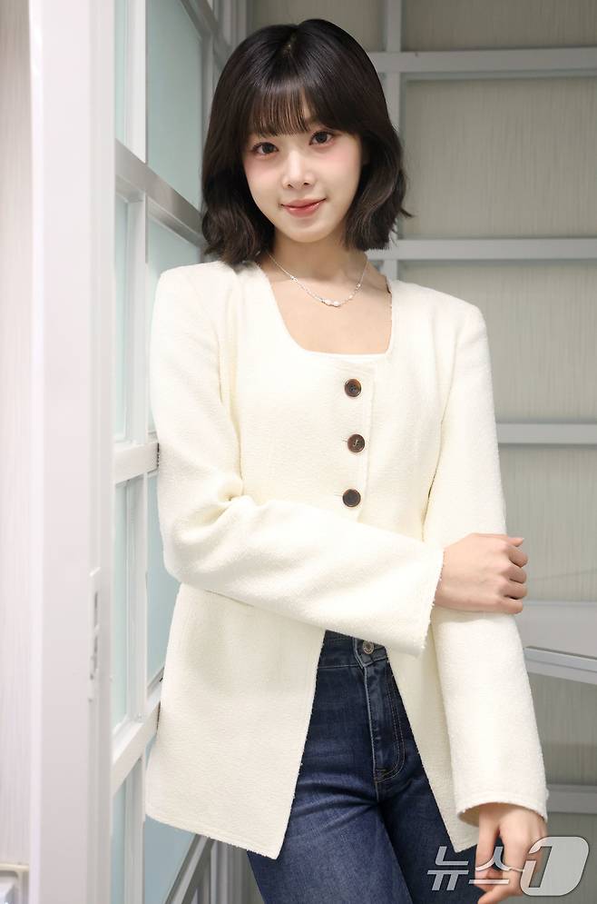 그룹 트리플에스(tripleS)의 니엔이 21일 서울 종로구 뉴스1에서 가진 인터뷰에 앞서 포즈를 취하고 있다. 2026.1.21/뉴스1 ⓒ News1 이광호 기자