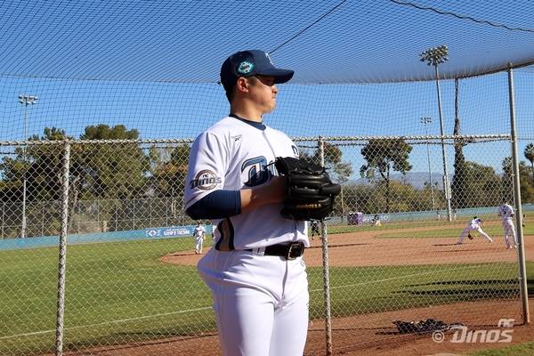 NC 다이노스 토다 나츠키가 불펜 투구를 하고 있다. /NC 다이노스