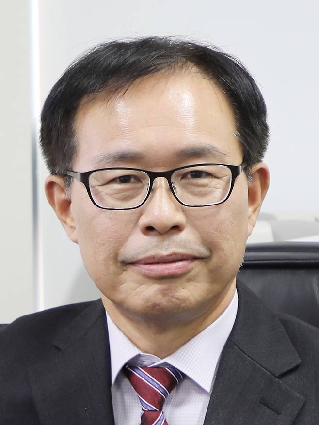 DGIST 화학물리학과 김철기 교수./