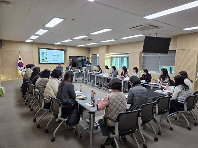 합천군 보건기관 의료전달체계 개편 TF팀구성 대책 회의 진행 현장 사진.