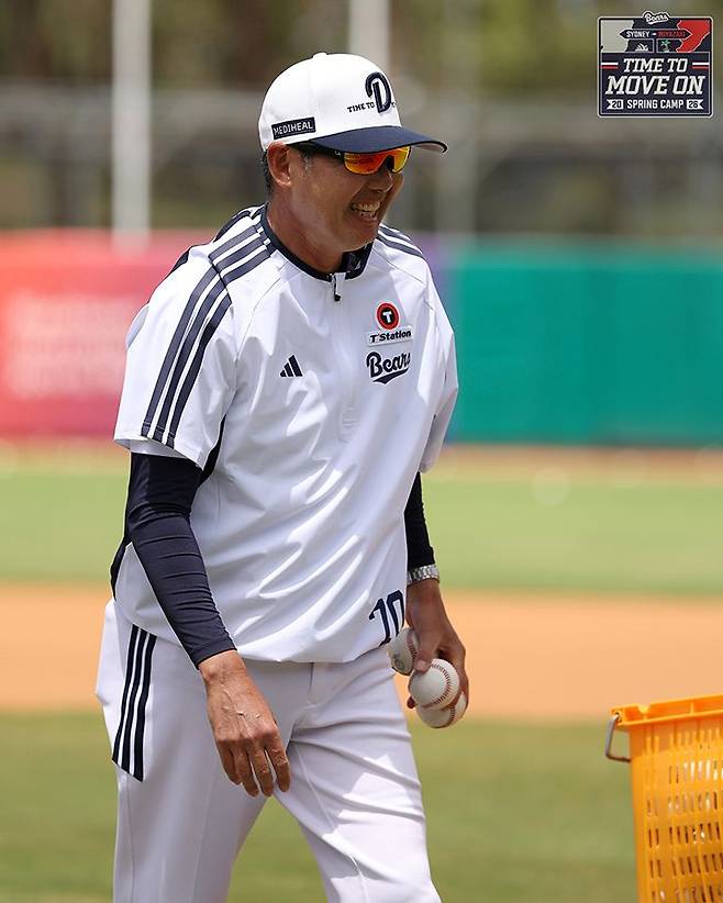 ▲ 김원형 감독은 여러 코스를 던지며 타자들의 강점과 단점을 직접 파악하기 위해 애를 썼다 ⓒ두산베어스