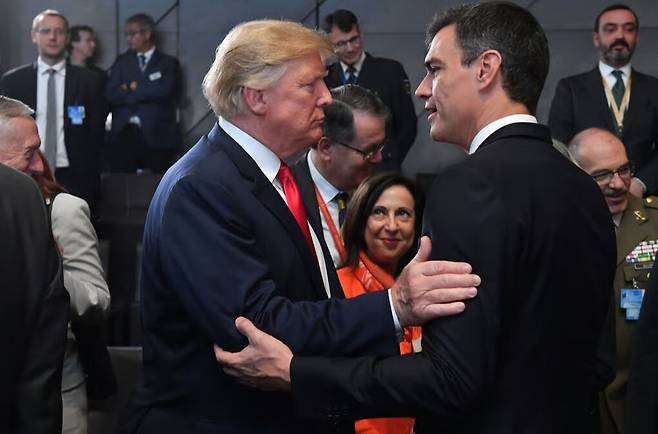 도널드 트럼프 미국 대통령(왼쪽)과 페드로 산체스 스페인 총리. 게티이미지