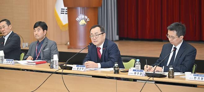 홍성주 대구시 경제부시장이 4일 대구시청 산격청사에서 올해 대형 공공건설공사 발주 계획 설명회에서 발언하고 있다. ⓒ대구시 제공