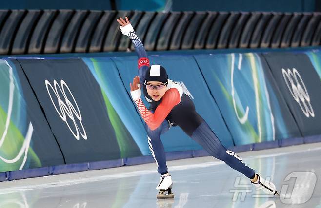 2026 밀라노·코르티나담페초 동계올림픽 개막을 이틀 앞둔 4일(현지시간) 이탈리아 밀라노 스피드스케이팅 스타디움에서 열린 여자 스피드스케이팅 500m 테스트 경기에 출전한 김민선이 역주를 펼치고 있다. 2026.2.4/뉴스1 ⓒ News1 김진환 기자