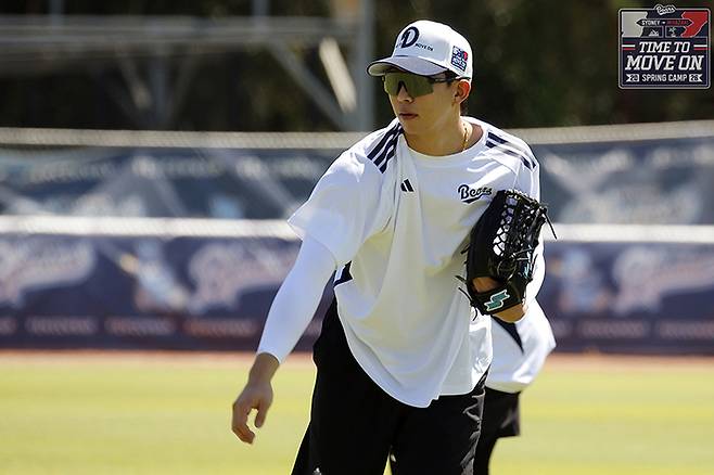 두산 김민석이 호주 시드니 블랙타운 야구장에서 진행된 스프링캠프에서 수비훈련하고 있다. 사진 | 두산 베어스