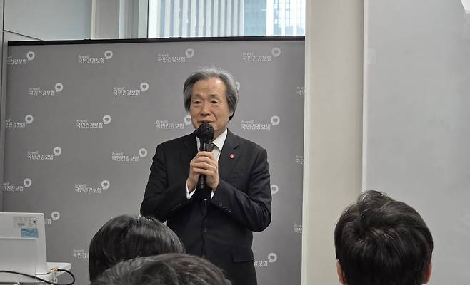 정기석 국민건강보험공단 이사장이 지난 5일 서울 여의도에서 기자간담회를 진행하고 있다. 사진=남정민 기자