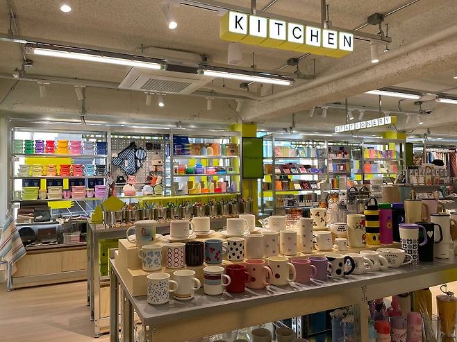 무신사 29CM 이구홈성수 매장 내 전경. 홈리빙 카테고리를 비롯해 건강한 일상생활을 위한 다양한 잡화류를 판매하고 있다. 김세린 기자