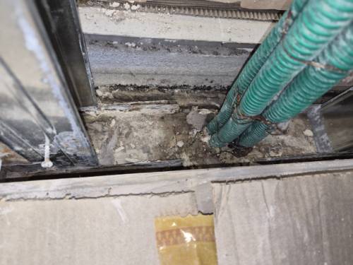 ◇K건설이 양양읍에 건설한 모 아파트 내부. 권 모씨가 계약한 아파트로 내부에 누수로 보이는 현상이 발생했다.