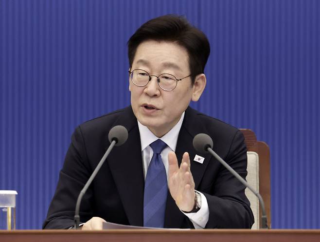 이재명 대통령이 5일 청와대 여민관에서 열린 수석보좌관회의에서 발언하고 있다(사진=연합뉴스)