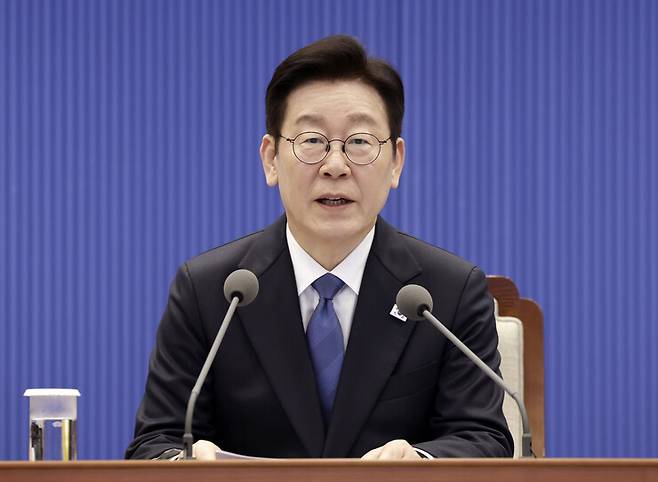 이재명 대통령이 지난 5일 청와대 여민관에서 열린 수석보좌관회의에서 발언하고 있다. 연합뉴스