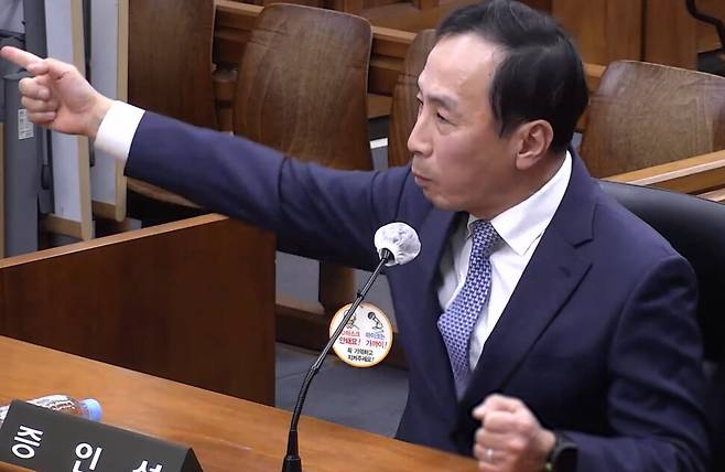 박성재 전 법무부 장관의 내란 중요임무 종사 등 혐의 사건 재판에 증인으로 출석한 류혁 전 법무부 감찰관이 12·3 비상계엄 당시 법무부 간부회의 상황을 설명하고 있는 모습. 서울중앙지법 제공