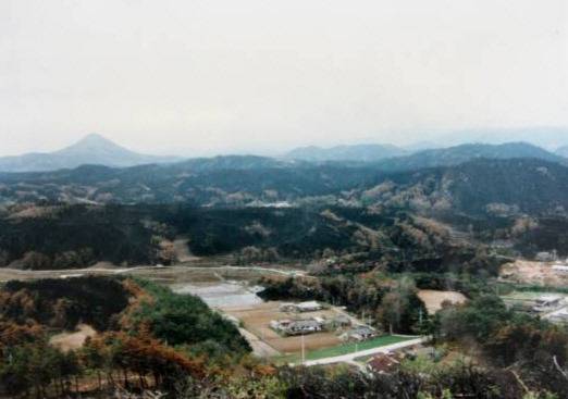 ▲ 1996년 고성 산불 발생 직후 고성군 죽왕면 운봉산 일대. 산 곳곳의 불탄 자국이 그날의 상흔을 보여주고 있다. 고성군청 제공