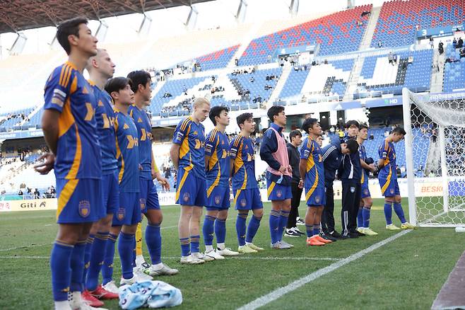 지난해 최종전 직후 울산HD 선수들의 모습. 사진 | 한국프로축구연맹