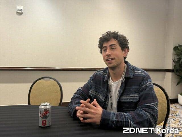 유튜버 '엔지니지' 운영자 제이 보글러.