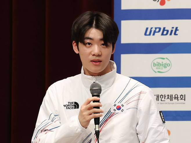 2026 밀라노·코르티나담페초 동계올림픽 D-30 미디어데이에서 답변하는 쇼트트랙 남자 대표팀 주장 이준서. 연합뉴스