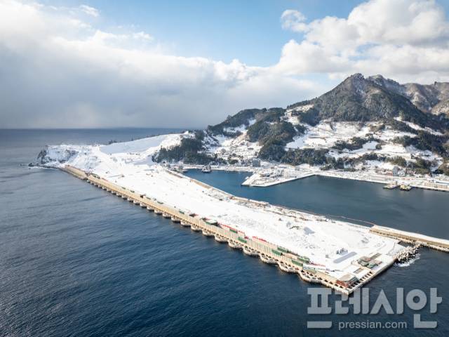 ▲국내 최초의 도서 지역 소형 공항, 울릉공항 건설 현장 ⓒ프레시안(홍준기)