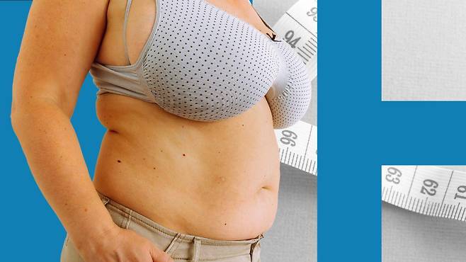 일부 여성들은 큰 유방으로 인해 일상적으로 문제를 겪기도 한다