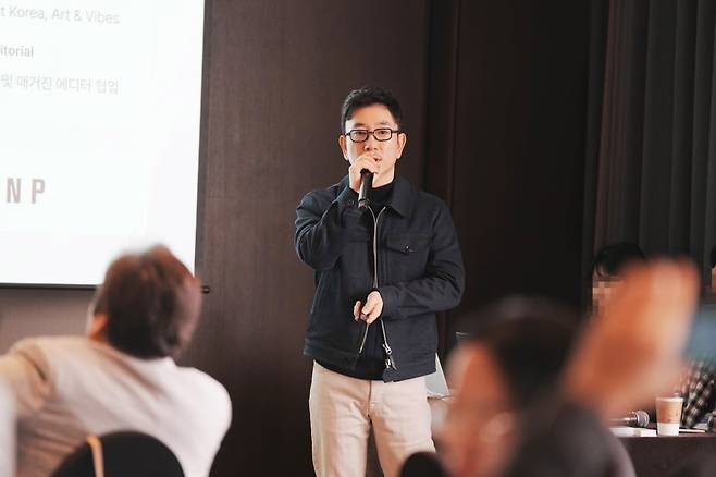 박일한 하입앤컴퍼니 대표가 12일 서울 태평로2가 더플라자호텔에서 열린 미디어 간담회에서 올해 아트니스 사업 방향을 설명하고 있다. 하입앤컴퍼니 제공