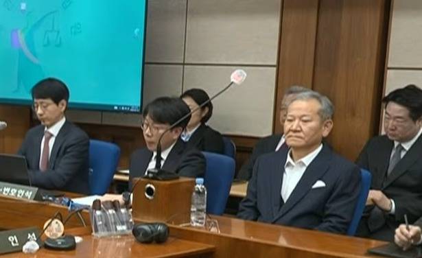 이상민 전 행정안전부 장관이 12일 서울중앙지방법원에서 열린 내란 중요임무 종사 등 혐의 1심 선고 공판에 출석해 선고를 받고 있다. /사진=뉴스1