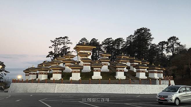 도출라 고개의 108탑