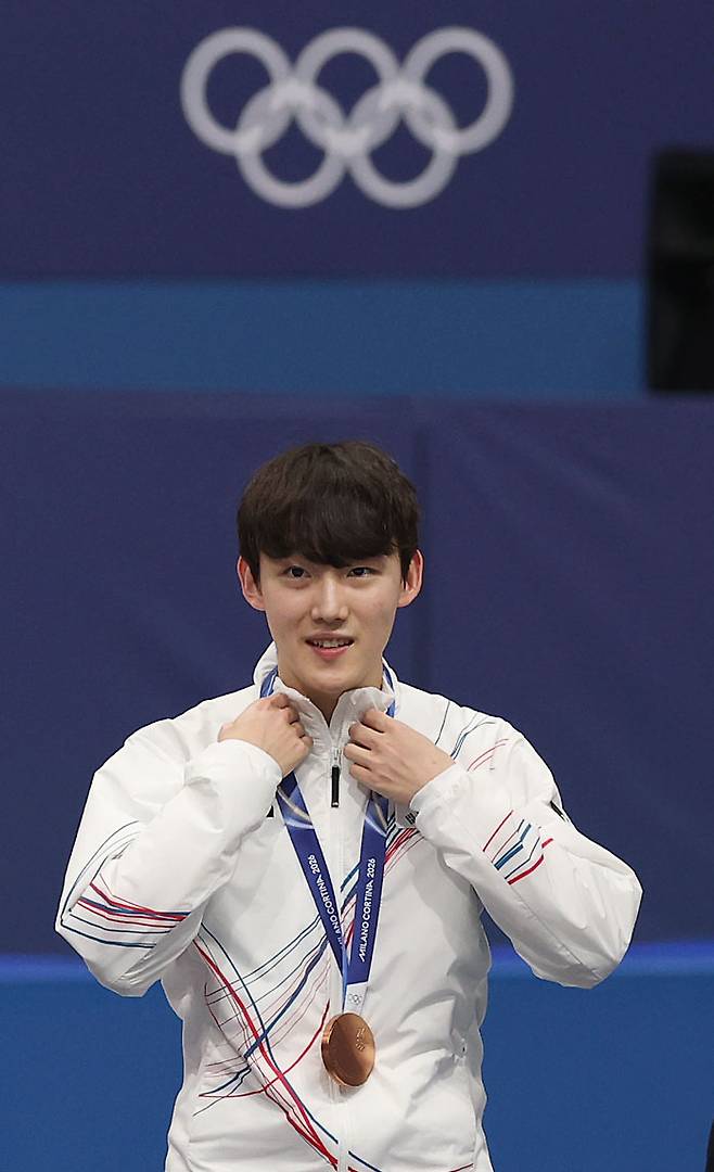 임종언이 13일(한국시간) 이탈리아 밀라노 아이스스케이팅 아레나에서 열린 2026 밀라노ㆍ코르티나 동계올림픽 쇼트트랙 남자 1000m에서 동메달을 획득했다. 사진 | 연합뉴스