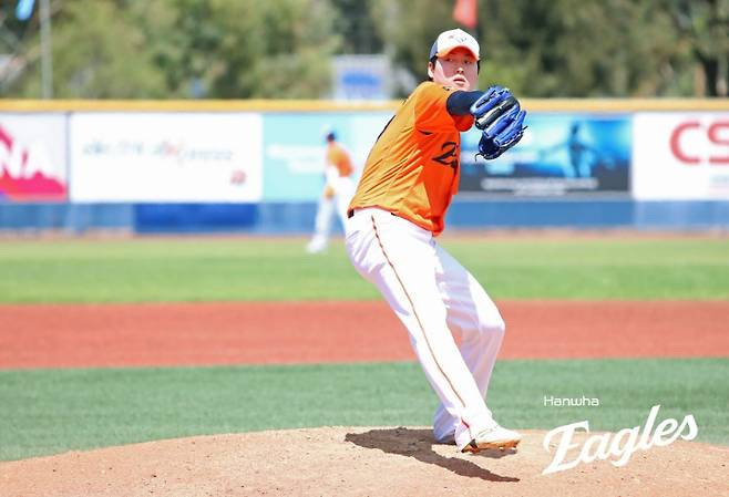 ▲ 지난해보다 몸과 구위가 더 좋아지며 올 시즌 활약에 대한 기대감을 높이고 있는 조동욱 ⓒ한화이글스