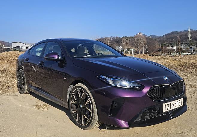 BMW 228 xDrive M sport의 외관. /김지환 기자