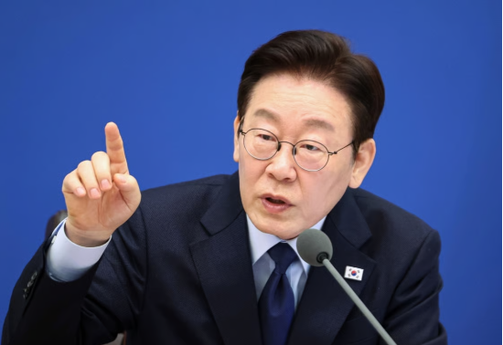 이재명 대통령이 10일 청와대에서 열린 국무회의에서 발언하고 있다. (청와대통신사진기자단)