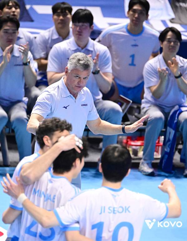 헤난 대한항공 감독은 이날 경기를 예상했다. 사진 제공= KOVO