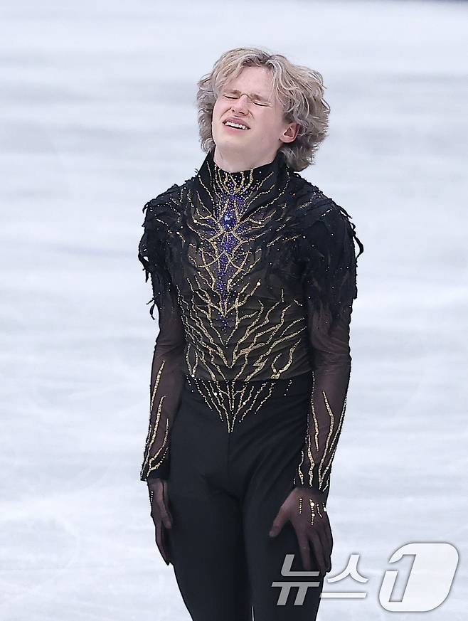 미국 피겨선수 일리야 말리닌이 13일(현지시간) 이탈리아 밀라노 아이스 스케이팅 아레나에서 열린 2026 밀라노·코르티나담페초 동계올림픽 피겨 스케이팅 남자 싱글 프리 스케이팅에서 연기를 마친 후 아쉬워하고 있다. 2026.2.14 ⓒ 뉴스1 김성진 기자