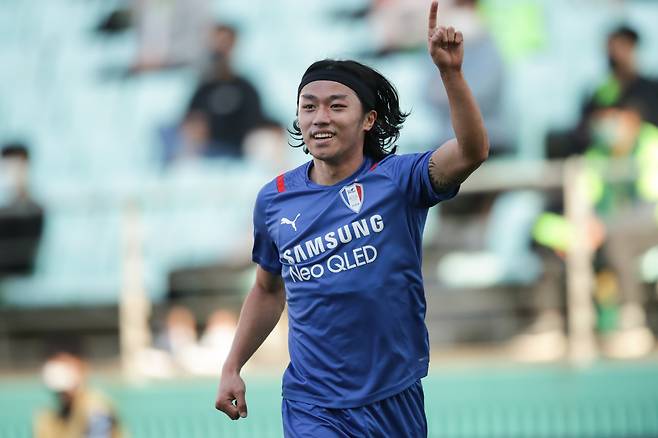 전주월드컵경기장/ K리그1/ 전북현대모터스 vs 수원삼성블루윙즈/ 수원 고승범 득점/ 골 세레머니/ 사진 정재훈