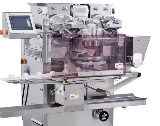 레온의 화성인 포앙기. 정면에 달린 두 개의 원형 부품이 마치 외계인 눈알 같다는 뜻으로 붙은 제품명이다. 레온