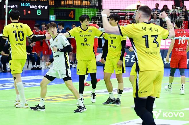 KB손해보험이 한국전력을 꺾고 3위로 올라섰다. 사진=KOVO