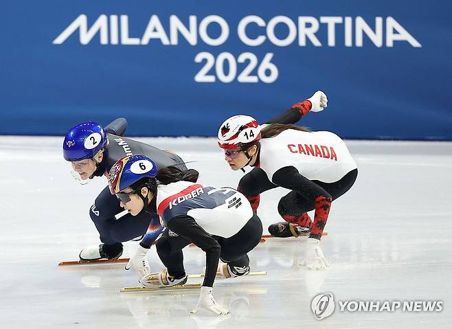 김길리의 레이스 (밀라노=연합뉴스) 이지은 기자 = 16일(현지시간) 이탈리아 밀라노 아이스스케이팅 아레나에서 열린 2026 밀라노-코르티나담페초 동계올림픽 쇼트트랙 여자 1000m 결승에서 김길리가 질주하고 있다. 김길리는 이 경기에서 동메달을 차지했다. 2026.2.16 jieunlee@yna.co.kr