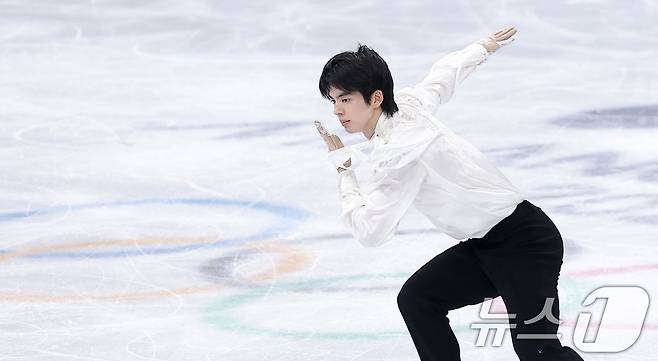 피겨 차준환이 13일(현지시간) 이탈리아 밀라노 아이스 스케이팅 아레나에서 열린 2026 밀라노·코르티나담페초 동계올림픽 피겨 스케이팅 남자 싱글 프리 스케이팅에서 연기를 펼치고 있다. 2026.2.14 ⓒ 뉴스1 김성진 기자