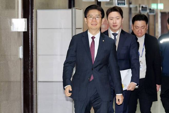 조정훈 국민의힘 인재영입위원장이 19일 국회에서 열린 인재영입위 제3차 회의에 참석하고 있다. 연합뉴스