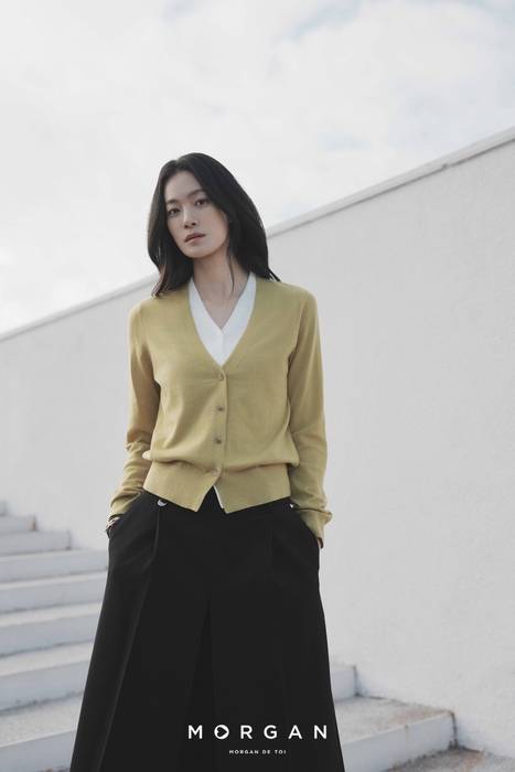 모르간 모델인 옥자연 배우가 26년 SS시즌 의류를 선보이고 있다