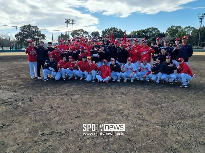 ▲ 코칭스태프의 열정적인 지도와 선수들의 투지 속에 성공적으로 끝난 SSG 미야자키 퓨처스팀 스프링캠프 ⓒ김태우 기자