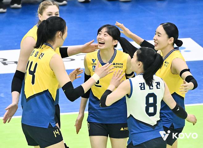 현대건설은 21일 열린 2025-26 V리그 여자부 5라운드 홈 경기에서 IBK기업은행을 3-1로 제압했다. (KOVO 제공)