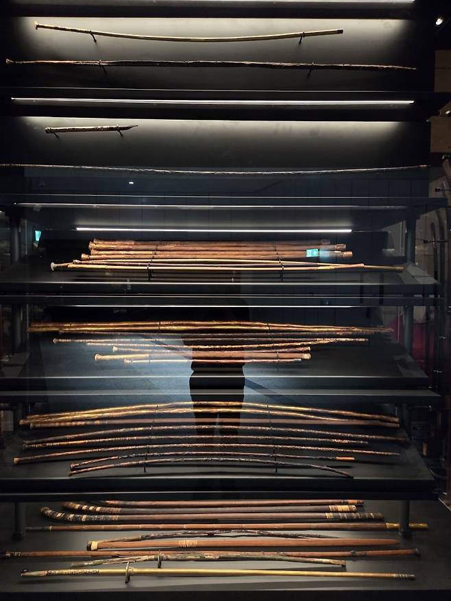 투탕카멘의 무덤에서 나온 유물 중에서는 화려한 장식의 지팡이도 많지만, 이처럼 평범한 지팡이도 매우 많다. /성수영