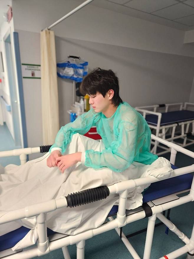 ▲ 2026 밀라노·코르티나담페초 동계올림픽에서 한국 프리스타일 스키 역사에 새 이정표를 세운 이승훈(21·한국체대)이 불의의 부상으로 아쉽게 대회를 마무리했다. 이승훈은 20일(현지시간) 이탈리아 리비뇨 스노파크에서 열린 남자 하프파이프 예선에서 76점을 받아 25명 중 10위에 오르며 상위 12명이 겨루는 결선 진출에 성공했다. 한국 선수가 올림픽 프리스타일 스키 하프파이프에서 결선에 오른 것은 이번이 처음이다. ⓒ이승훈 SNS