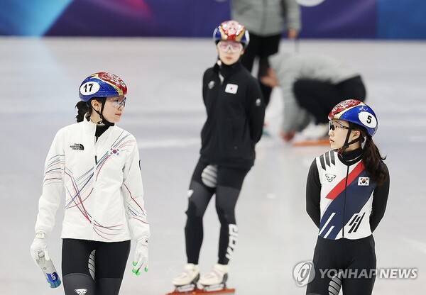 심석희(왼쪽)-최민정. ⓒ연합뉴스