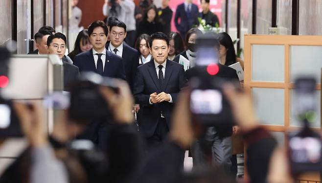 장동혁 국민의힘 대표가 지난 20일 서울 여의도 국회에서 윤석열 전 대통령 1심 선고에 대한 입장을 발표하는 기자회견에 참석하고 있다./사진=뉴스1