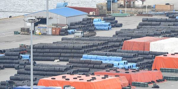 수출 앞둔 철강재. /기호일보 DB