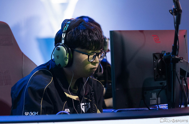 강준호를 완파하며 작년과 전혀 다른 모습을 보여준 '크롱' 황세종.