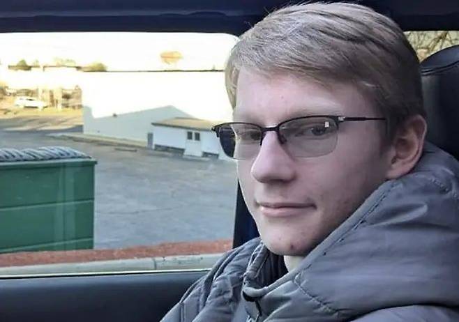 22일(현지시간) 마러라고에 무장 침입했다가 사살된 오스틴 터커 마틴. 사진 페이스북 캡처